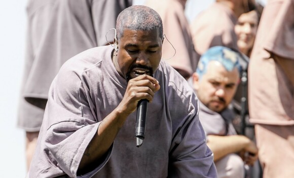 NYFRELST: Kanye West under søndagsgudstjeneste på Coachella. Foto: Rich Fury/AFP/NTB scanpix NYFRELST: Kanye West under søndagsgudstjeneste på Coachella. Foto: Rich Fury/AFP/NTB scanpix